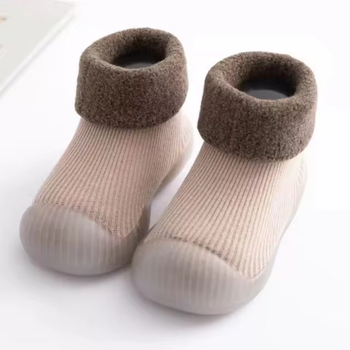 SnugSteps – Kényelmes Mezítlábas Zoknis Cipők Gyerekeknek