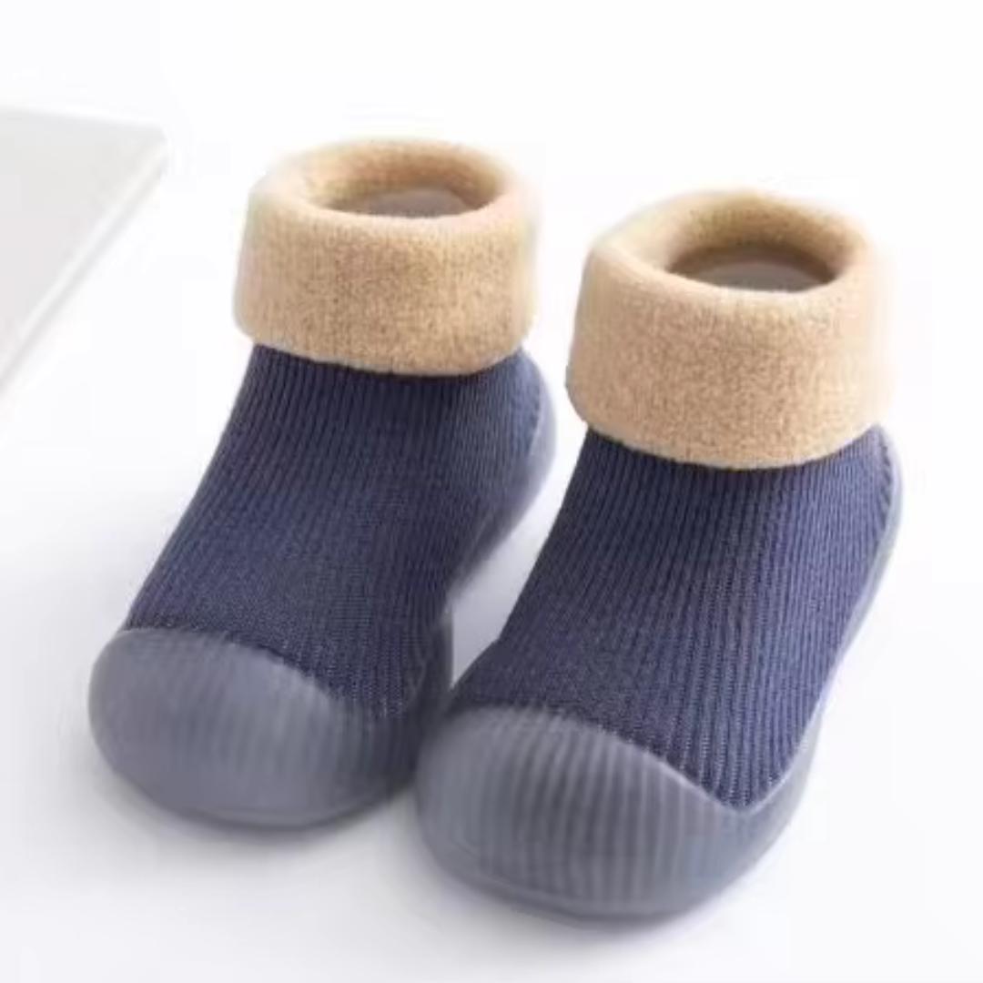 SnugSteps – Kényelmes Mezítlábas Zoknis Cipők Gyerekeknek