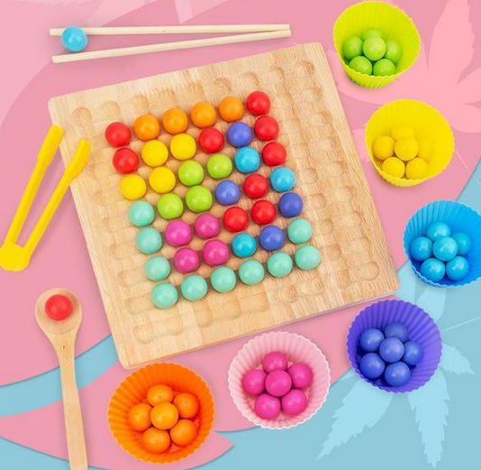 Montessori gyöngyös logikai játék – fejleszti a színismeretet és a gondolkodási képességeket