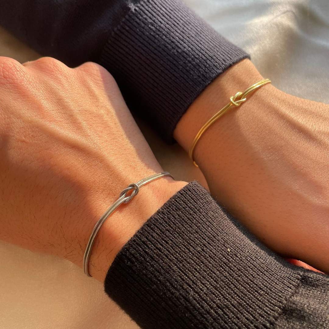 Minimalista Kötött Karkötő – Elva