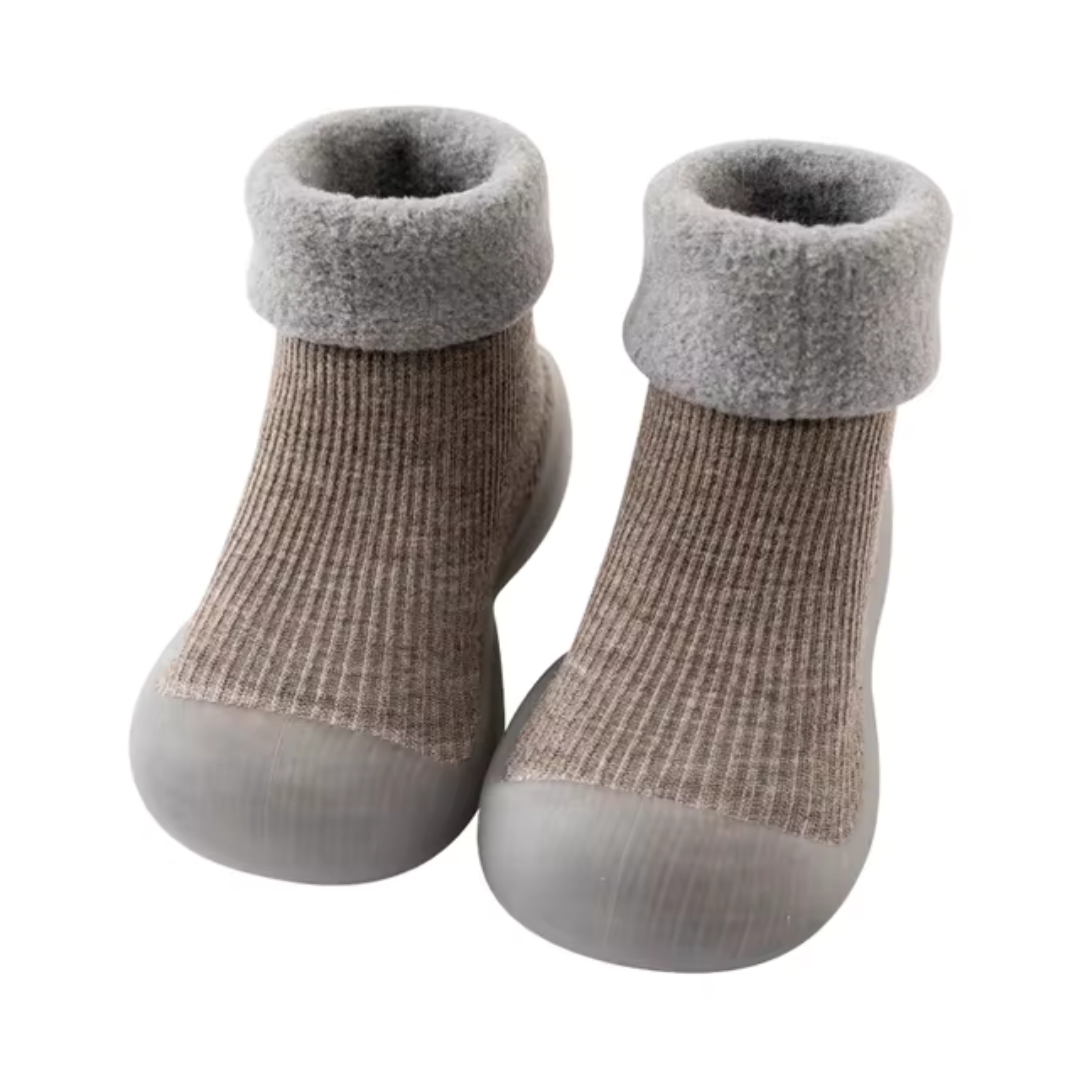 SnugSteps – Kényelmes Mezítlábas Zoknis Cipők Gyerekeknek