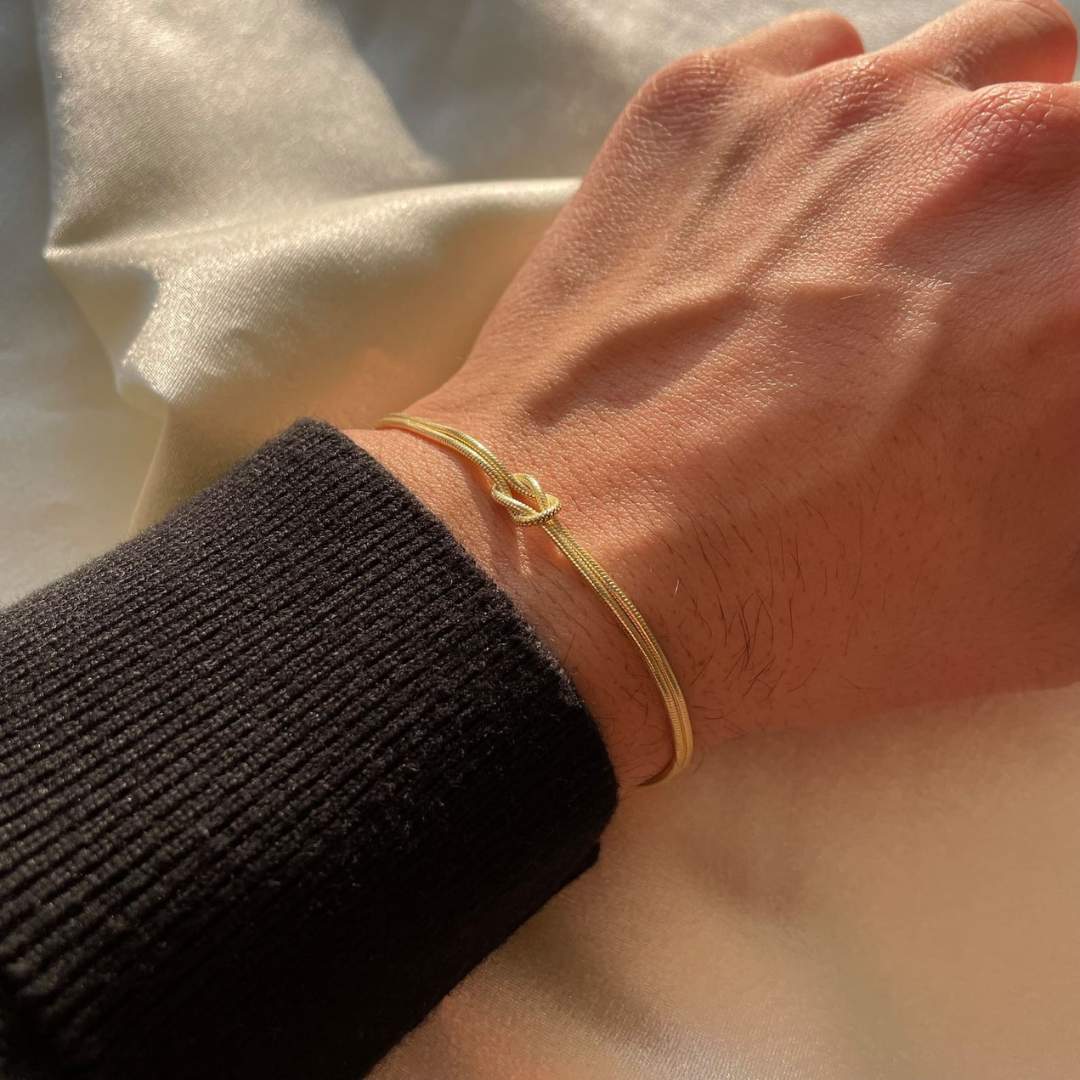 Minimalista Kötött Karkötő – Elva
