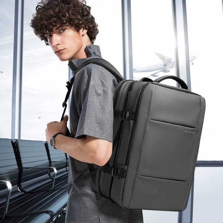 Bővíthető 26–45L vízálló utazó hátizsák laptop rekesszel és sporttáska fogantyúval