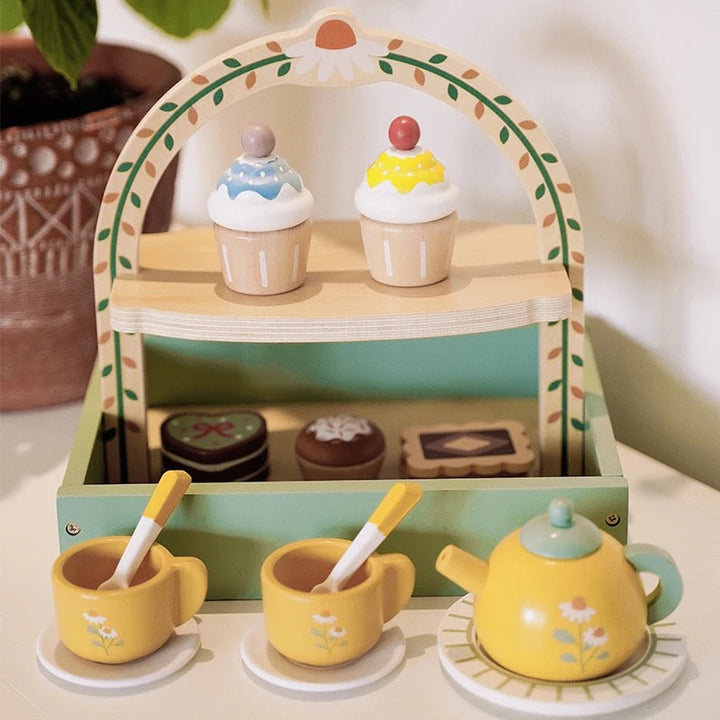 Fa teáskészlet gyerekeknek cupcake-ekkel és teáskannával – Játékidő