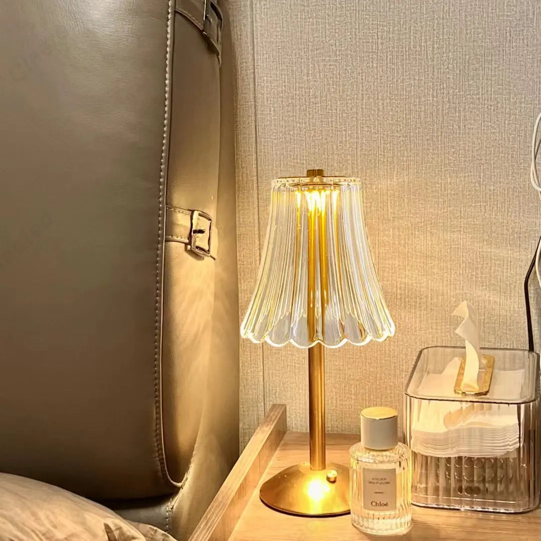 Vezeték nélküli Asztali Lámpa Kristály Díszítéssel és Dimmelhető Világítással - GlamLight
