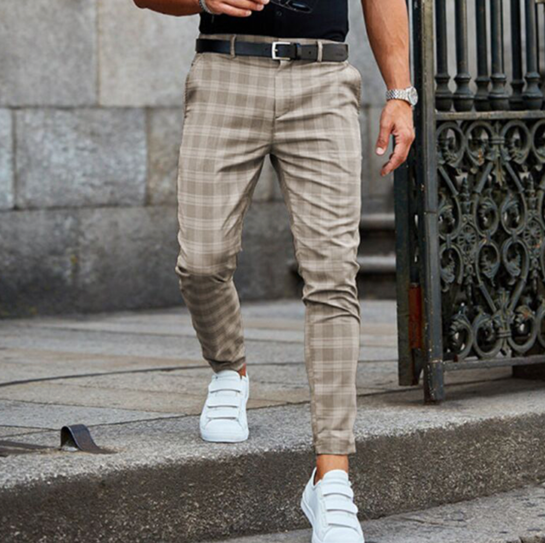 Close-Fitting Trousers With A Classic Check Design - Marlon