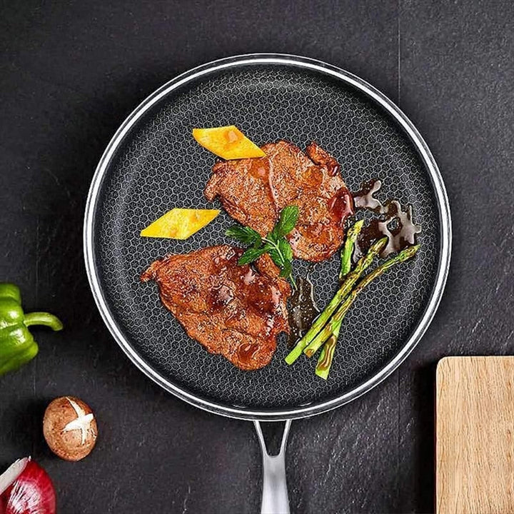 Karcolásálló rozsdamentes acél serpenyő nem tapadós bevonattal - ProCook Elite