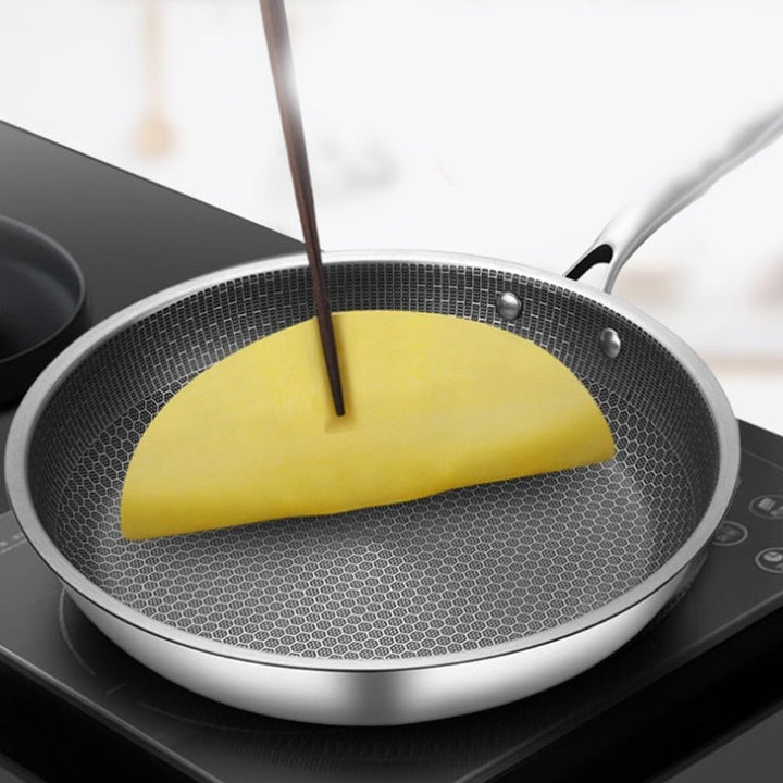 Karcolásálló rozsdamentes acél serpenyő nem tapadós bevonattal - ProCook Elite