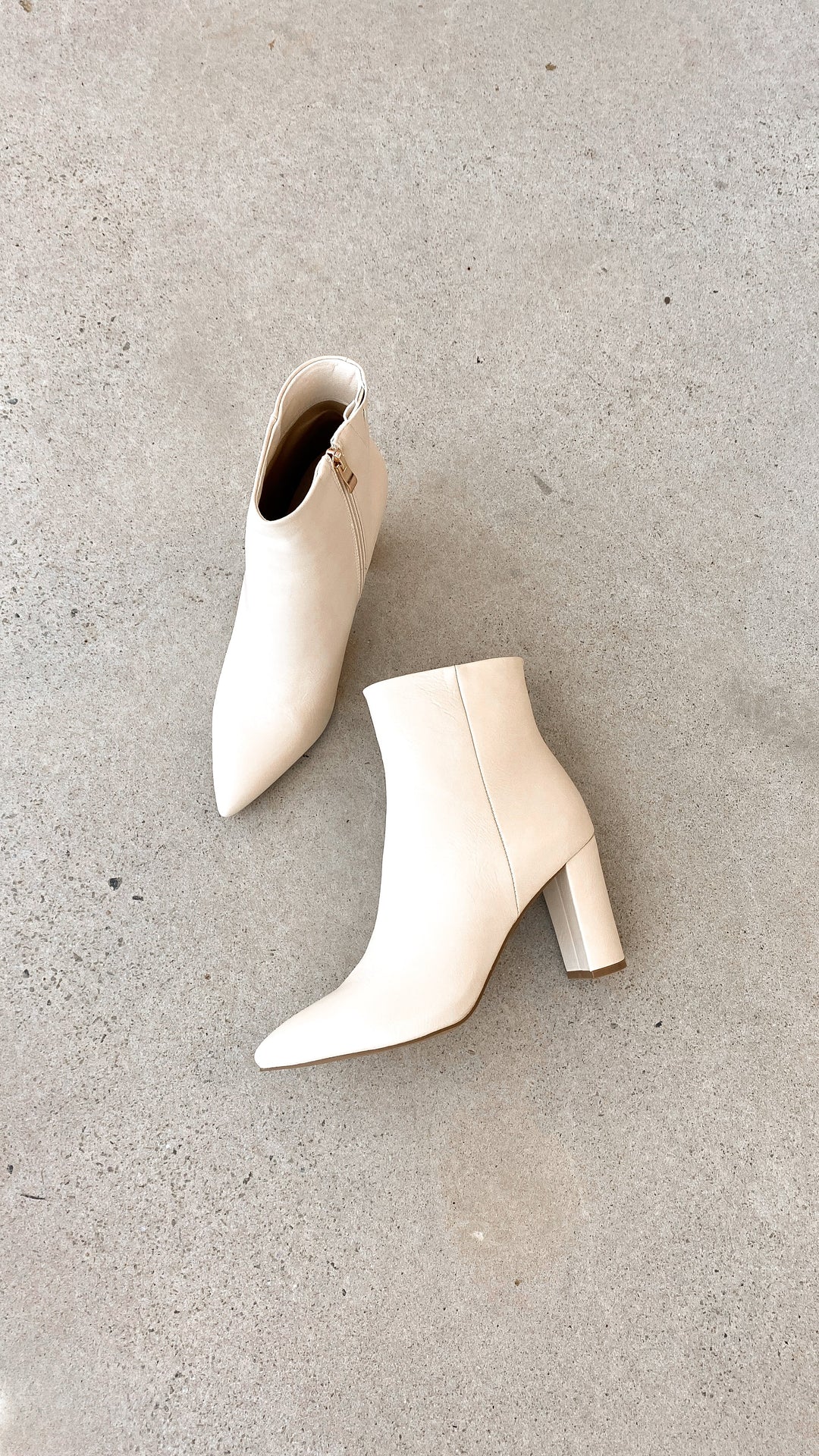 Divatos alkalmi bokacsizmák - Elonette