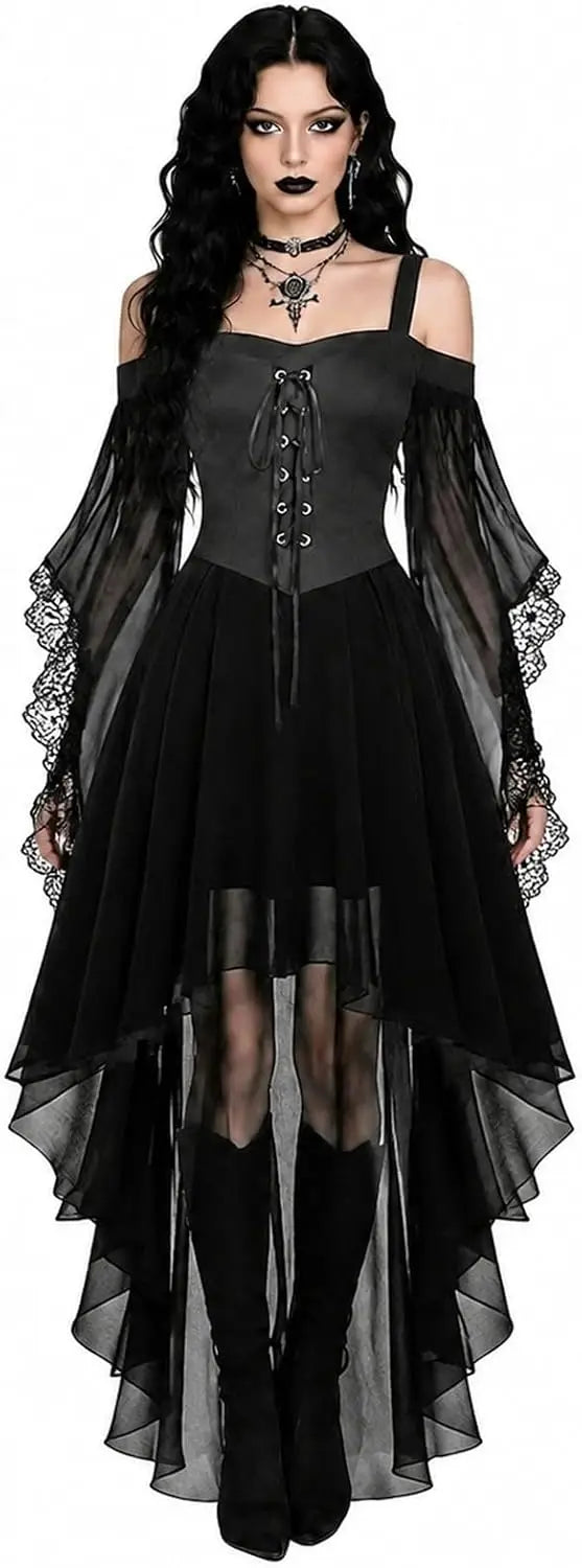 Modell a ruha fekete változatában, fekete fűzővel, áttetsző szoknyával és csipkeszegélyes harang ujjakkal 8