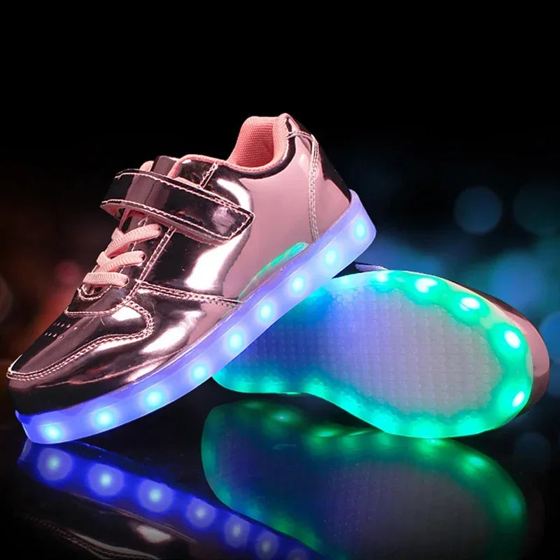 Gyerek LED-sneaker színváltó világítással járás közben