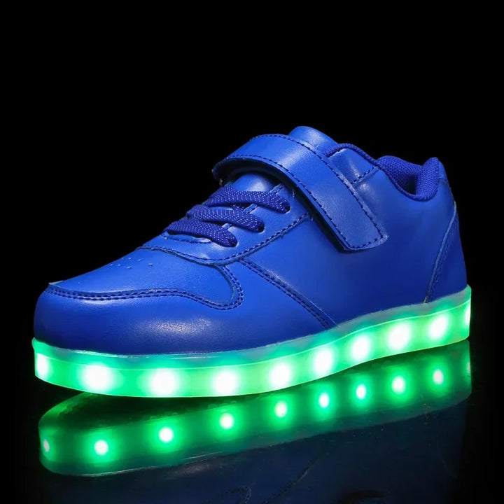 Gyerek LED-sneaker színváltó világítással járás közben
