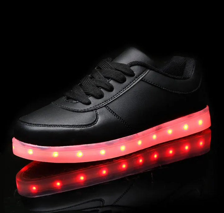 Gyerek LED-sneaker színváltó világítással járás közben
