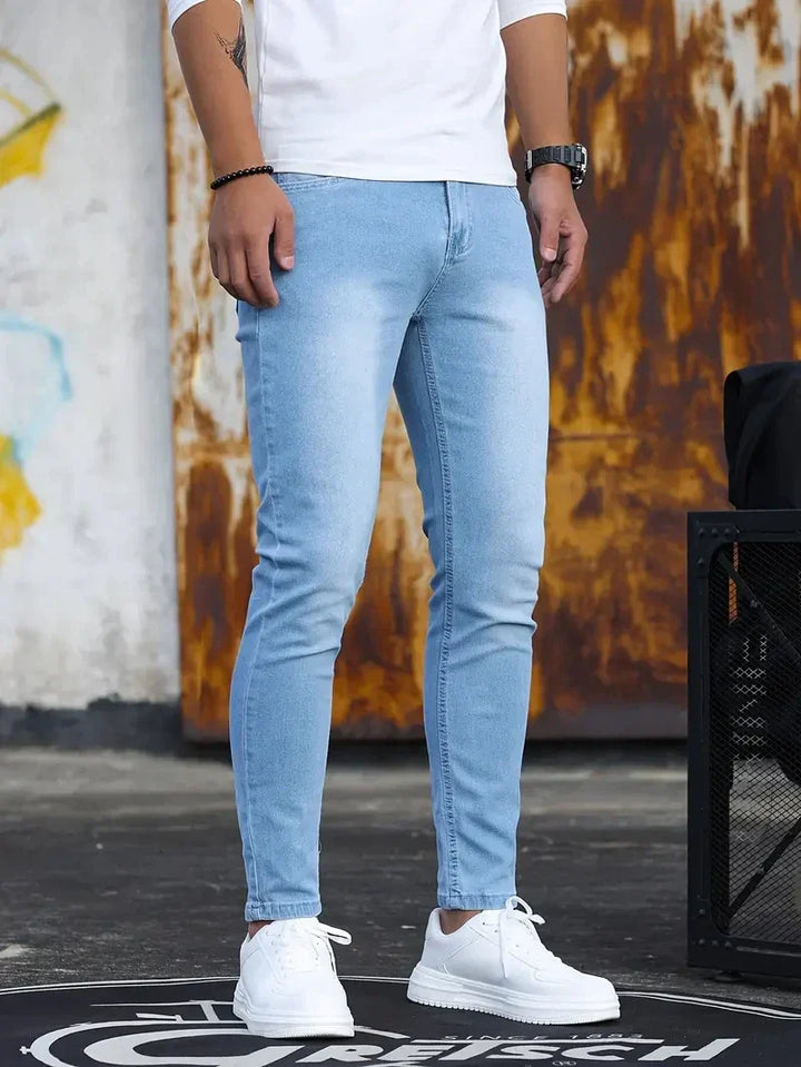 AA NOT AVAILABLE Divatos Slim Fit Farmernadrág Férfiaknak - Finn