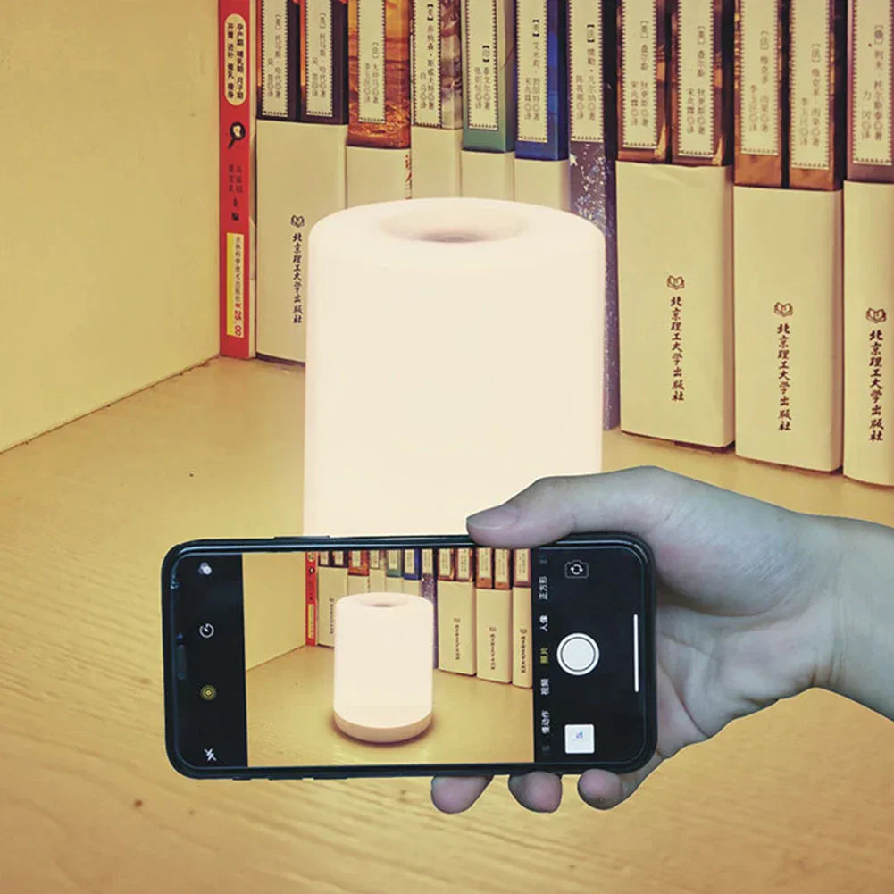 Dimmelhető LED Asztali Lámpa USB Porttal - GlowEase