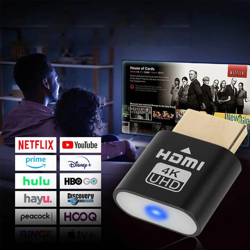 Pár ül a kanapén és tévét néz, előtte a fekete HDMI-eszköz, alatta streaming szolgáltatások logói. 8
