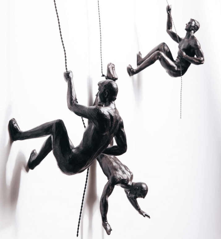 Bergmászó Faliszobor – PeakFigures