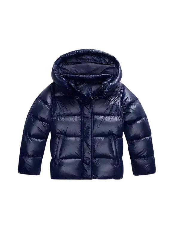 Sötétkék, fényes pufi kabát elölről, kapucnival, zárt elejjel és oldalzsebekkel 2