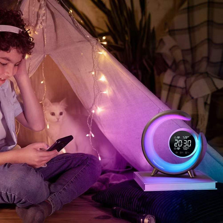 Multifunkcionális éjjeli fény RGB és ébresztőóra funkcióval – Lumivo