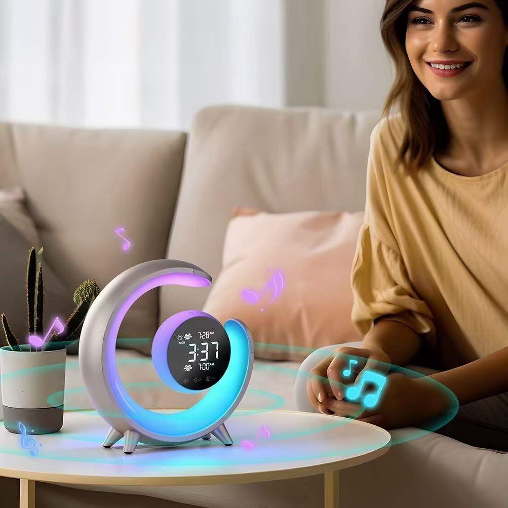 Multifunkcionális éjjeli fény RGB és ébresztőóra funkcióval – Lumivo