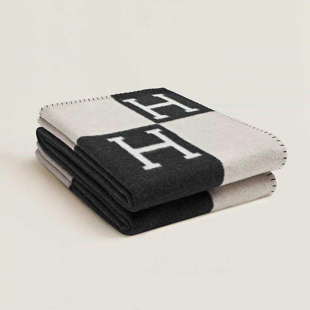 AA_COPYRIGHT_PRODUCT Chic Gyapjú Kasjmír Takargy - Isabelle