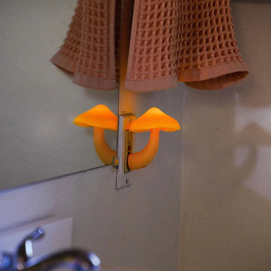 Dugasztható éjjeli fény gombacsalád formájában – GlowShroom