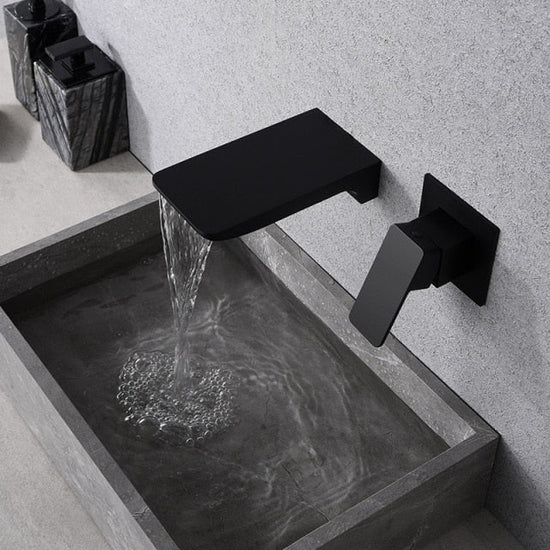 Szenzoros Falra Szerelhető Csap Vízfallal – Fluxis