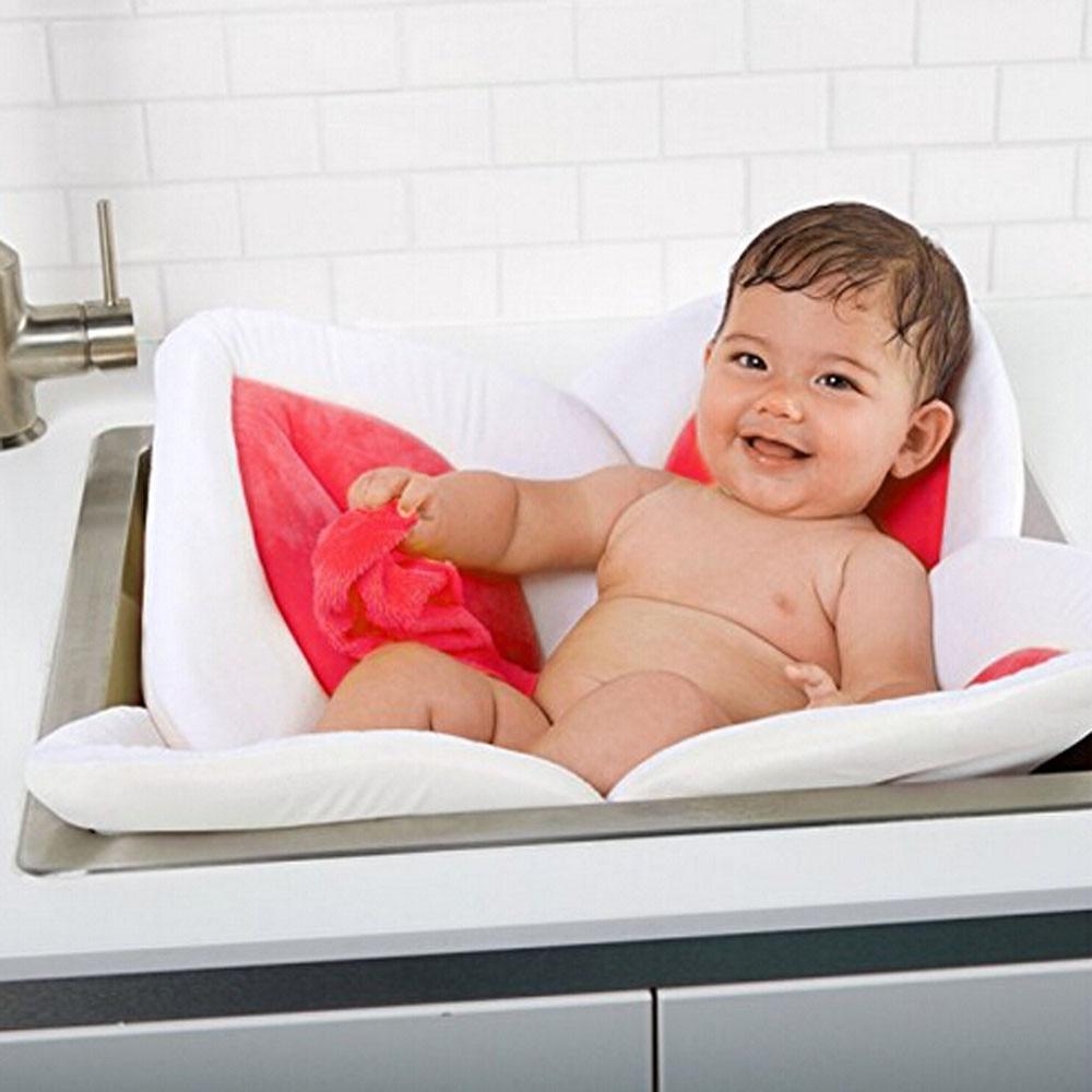Puha, virág alakú babafürdő mosdókagylóhoz vagy utazáshoz – Kuschelblüte