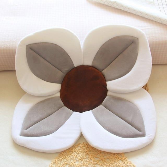 Puha, virág alakú babafürdő mosdókagylóhoz vagy utazáshoz – Kuschelblüte